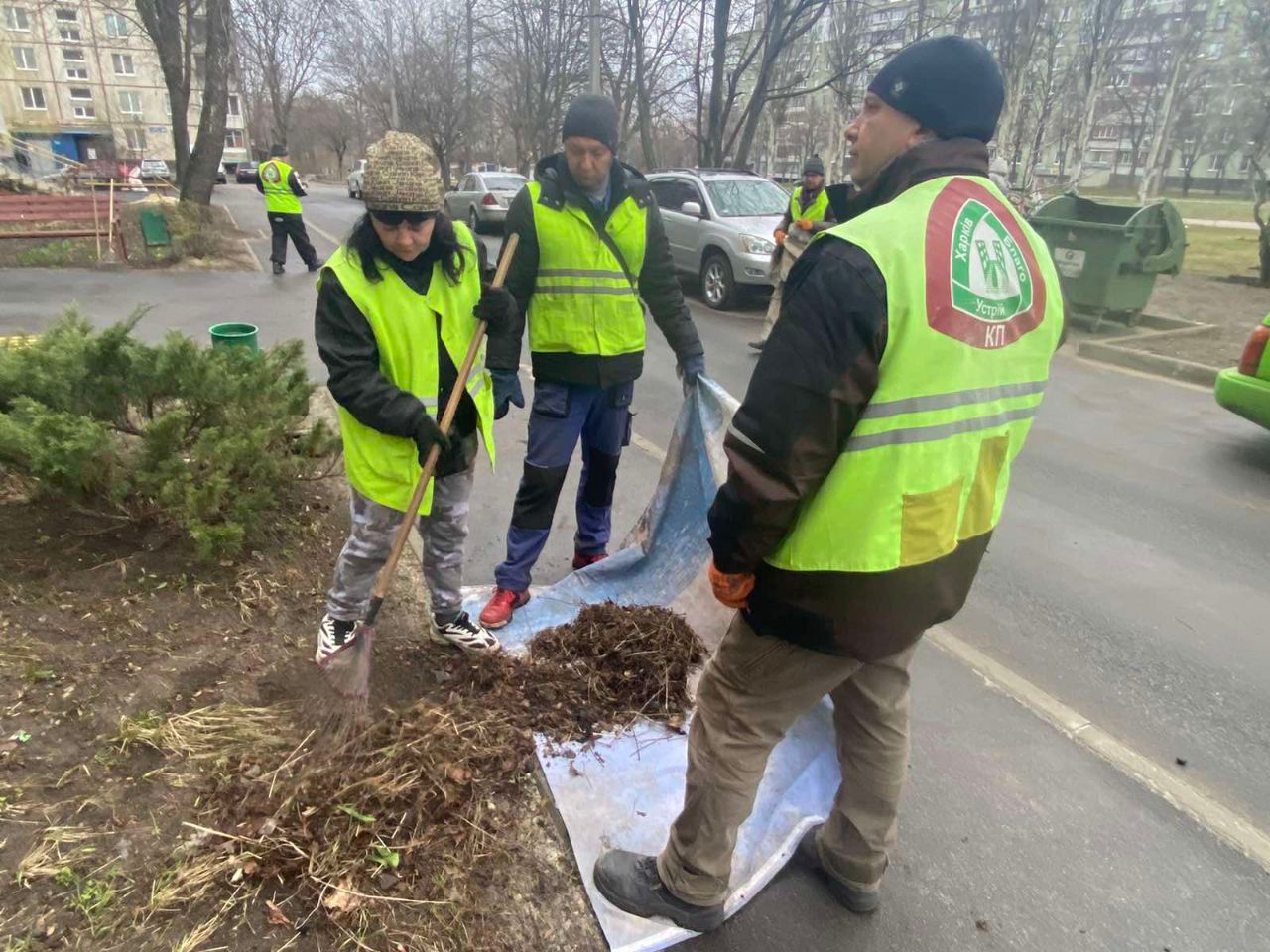 Замінили майже півтора десятка прапорів на Сумській у Харкові